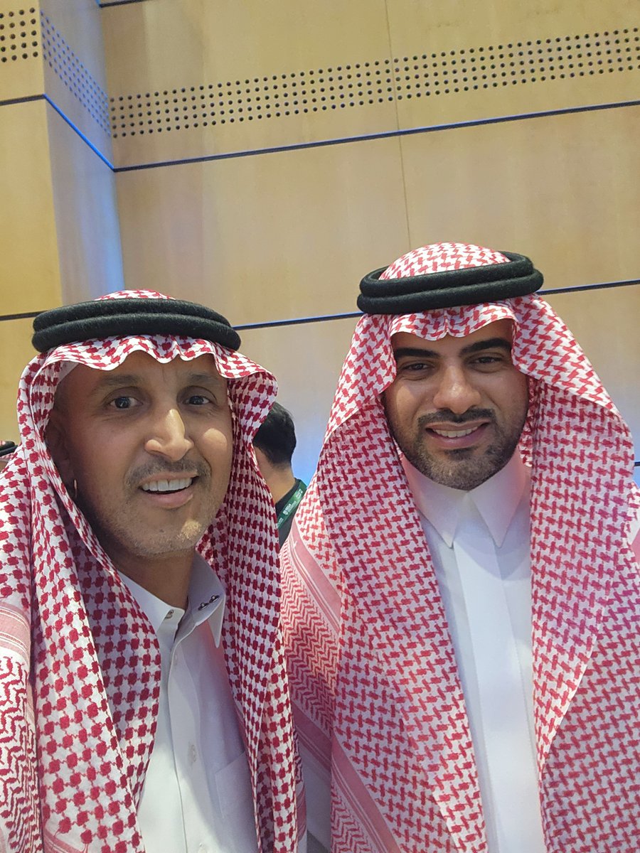 aliansare's tweet photo. #الوساطة_العقارية
ملتقى مهم ومبادرة جميلة من هيئة العقار
بتنظيمها هذا الملتقى وايضاح الأنظمة واستفسارات الوسطاء والمستفيدين جميعا 
وتشرفت فيه بمقابلة رئيس الهيئة الأستاذ عبدالله الحماد. https://t.co/OzGVIjWGlz