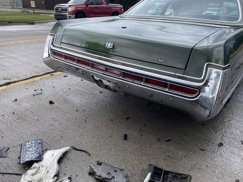 "Lo viejo funciona"
Porque un hombre se volvió viral después de mostrar como su coche modelo 73 está intacto tras chocar contra uno mucho más moderno. https://t.co/Z1CYNcZmgj