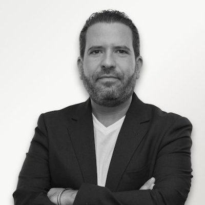 voxsincomplejo's tweet photo. Pues parece que Chema Garrido, el director de El Plural, el de los dos DNIs del juez Peinado, el que fue condenado por vejar a víctimas de ETA, es uno de los 61 periodistas comprados por la cloaca del PSOE. 🍿 https://t.co/cOqsimLBjc