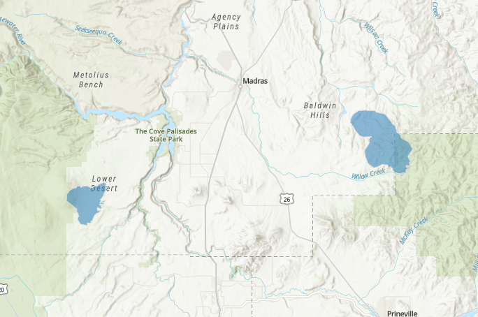 KernFiregraph's tweet photo. #BrewerFire (right perimeter) has been mapped at 13,854 acres and the #AkawaButteFire (left perimeter) has been mapped at 6,207 acres by the NIFC. https://t.co/AYXaYR7lPE