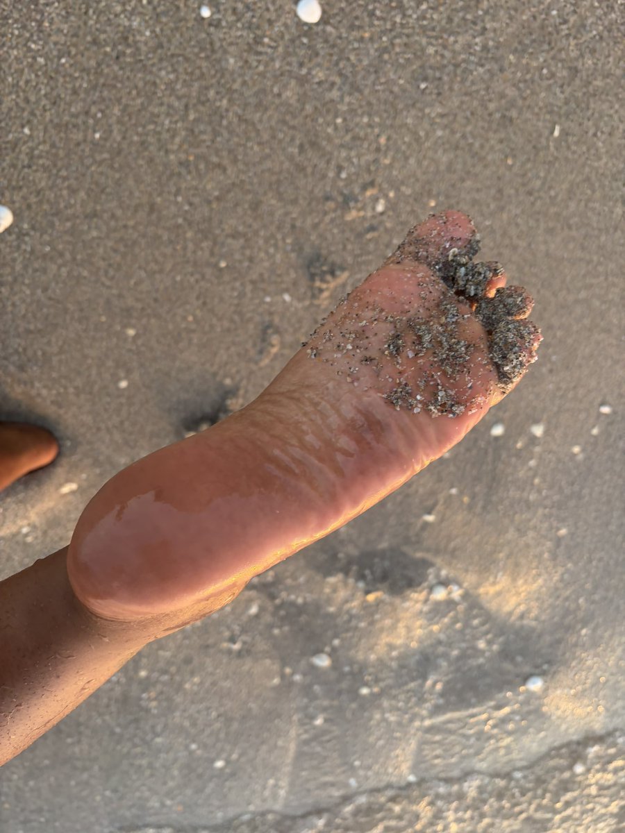 sendtocheri's tweet photo. my feet are always on your mind 🙃 https://t.co/zUnP131YmI