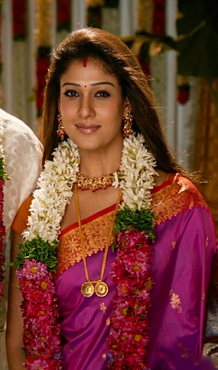 as35752's tweet photo. A worthy Wife 😜 

#Nayanthara #Hot https://t.co/oFJr4CV91f