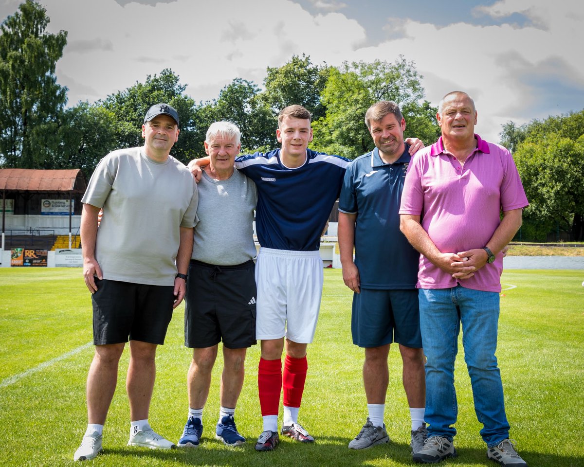 ValeofLeven's tweet photo. Today saw the third generation of the Brown family make an appearance for the Vale first team. Jimmy and his brother Davie, Jimmy's sons Brian and Alan and today Alan's son Lyle made his debut. https://t.co/y0Os6jSO8P