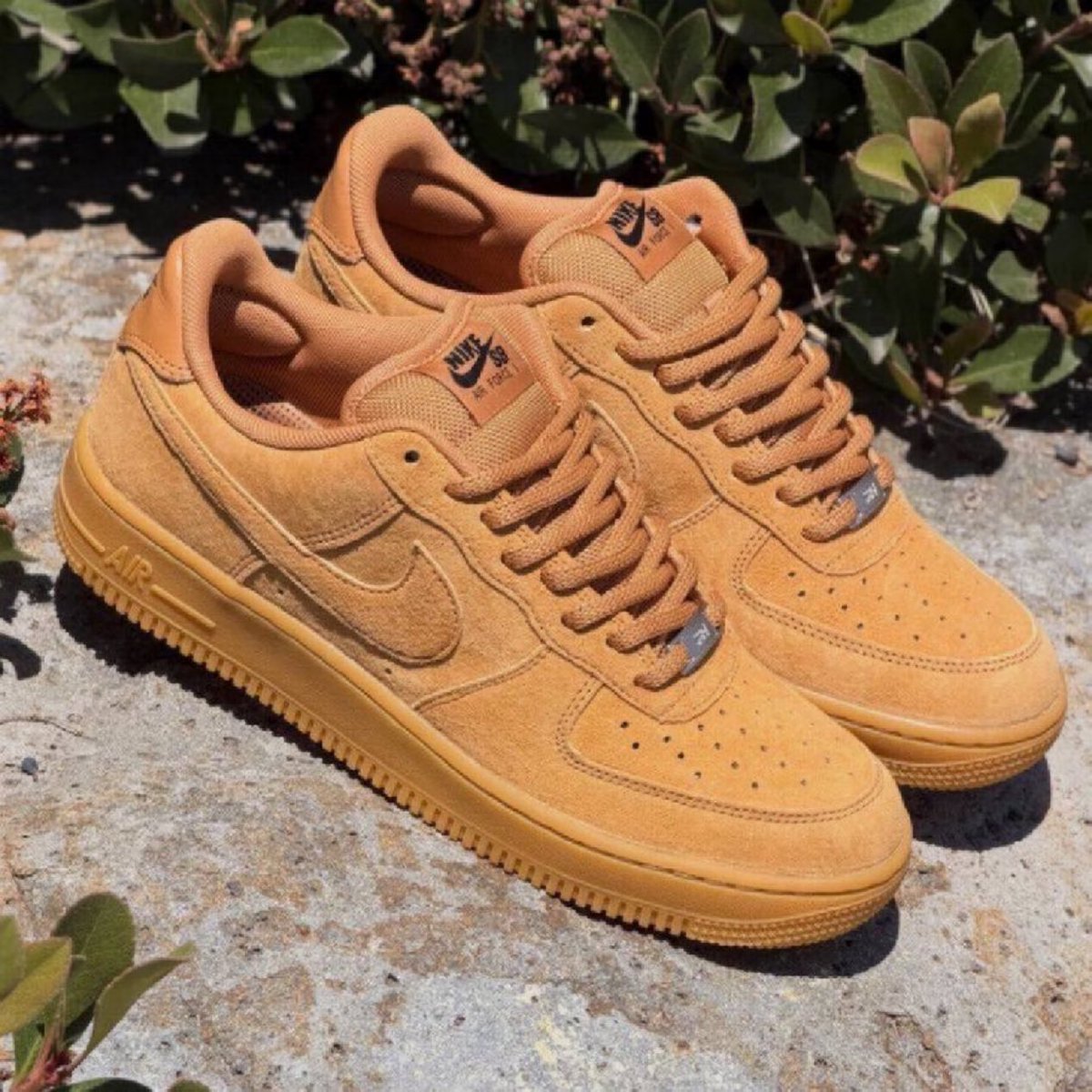 snkr_twitr's tweet photo. AD: Sizes restocked: Nike SB Air Force 1 Low 'Flax/Black'

Shop -> https://t.co/JikHVlV7tx https://t.co/RPYKghCIRD