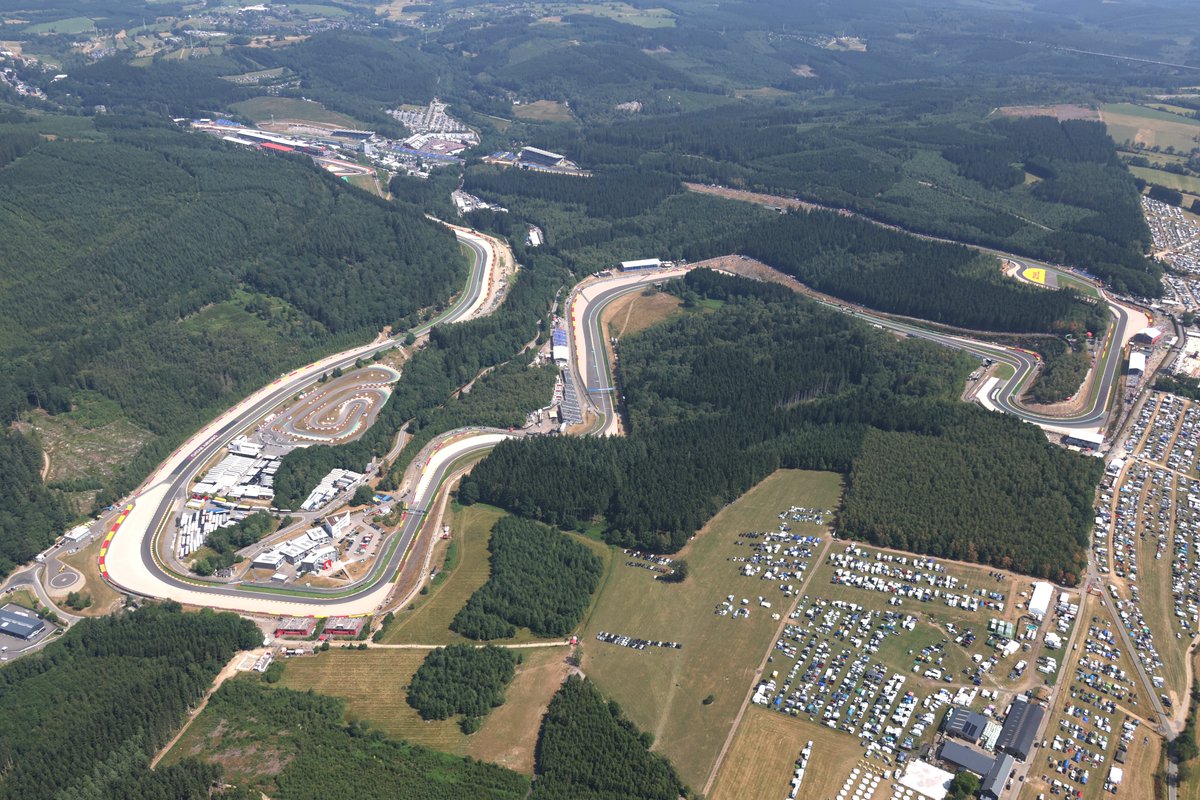 F1's tweet photo. RACE🖤💛❤️ DAY 

#F1 #BelgianGP https://t.co/FbNj6qAZBn