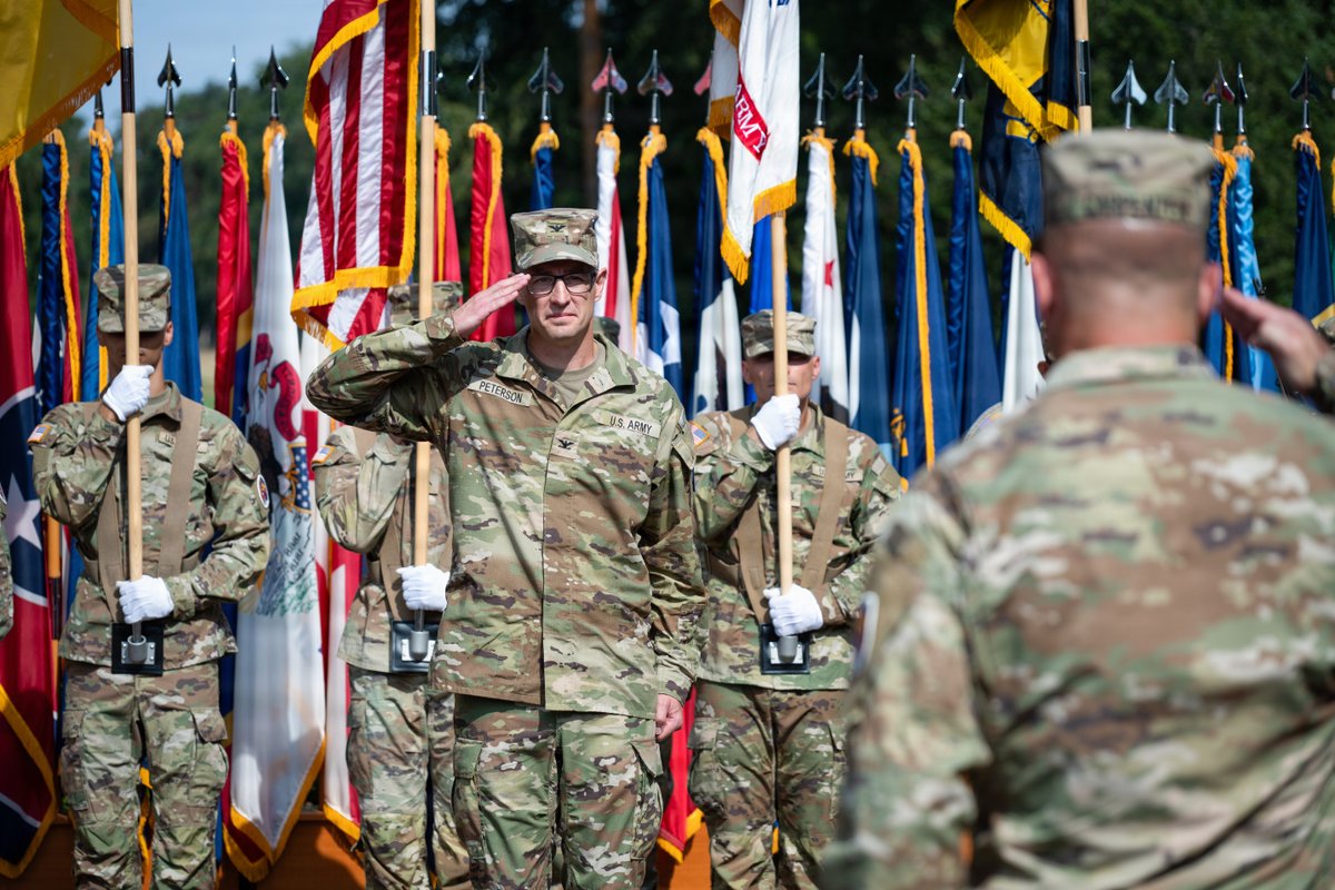 USArmyEURAF's tweet photo. Col. Zachary J. Peterson assumed command of the 19th BCD from Col. Jon B. Fausnaugh at Ramstein Air Base, Germany.

https://t.co/18nscGv1zo
https://t.co/YJBofoCo0R

#ThisIsUSAREURAF #SwordOfFreedom #MDCEurope https://t.co/Bke4a89dYX