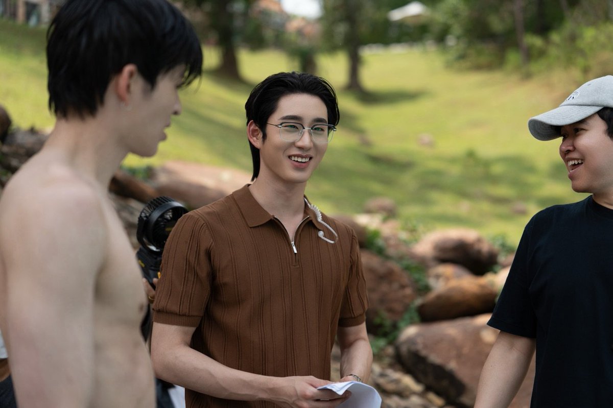 LoonNaravi46026's tweet photo. ဒါဒါကြီး ig မှာ လာတင်ပေးတဲ့ 
behind the scenes ပုံလေးတွေ

#PeachAndMeSeriesEP2 https://t.co/ZooVVn9lSK
