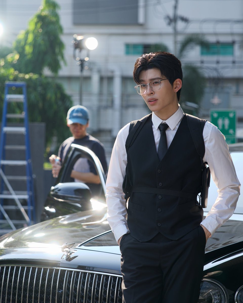 LoonNaravi46026's tweet photo. ဒါဒါကြီး ig မှာ လာတင်ပေးတဲ့ 
behind the scenes ပုံလေးတွေ

#PeachAndMeSeriesEP2 https://t.co/ZooVVn9lSK