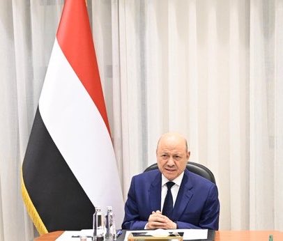 eslamkanh's tweet photo. صرّح فخامة رئيس مجلس القيادة الرئاسي بتحذير شديد اللهجة موجه إلى دويلة الشريرة الإيرانية  وشيعة الشوارع مؤكداً أنه في حال تكرار محاولة تسيير أي رحلة جوية إيرانية جديدة، فإن القوات المسلحة ستُسقط الطائرة ولن تسمح لها بالهبوط على الأراضي اليمنية https://t.co/GVtjvSzbAR