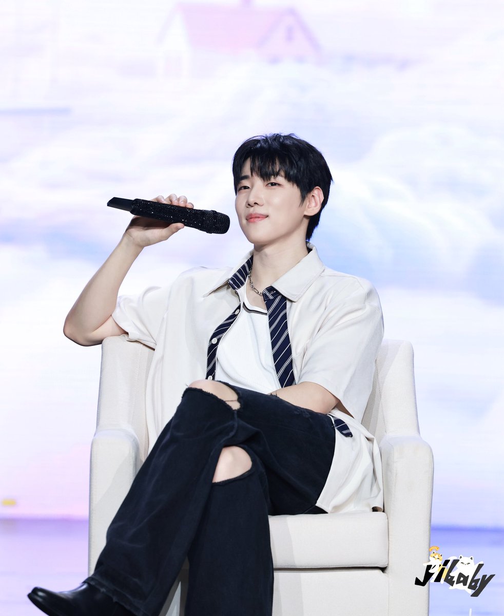 yibaby9377's tweet photo. 20260718 상하이 팬미팅

🥰🥰🥰

#박재찬 #PARKJAECHAN
#재찬 #JAECHAN https://t.co/LupDY33aMZ