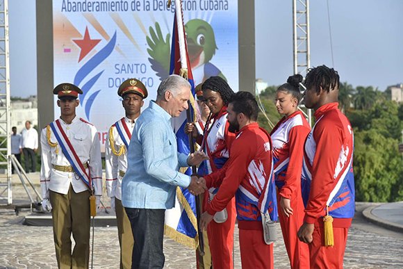 AbelendaCuba's tweet photo. Abandera presidente @DiazCanelB delegación #cubana a los Juegos Centroamericanos y del Caribe #SantoDomingo2026
https://t.co/os0QmiY0Pe https://t.co/jehdWXdwy0