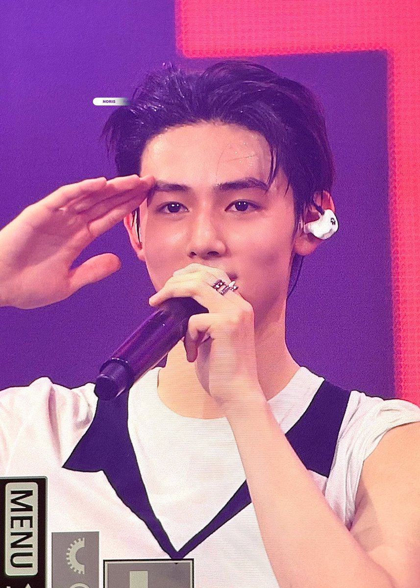 versacenvdie's tweet photo. @eomlandvnfp You have the rare ability to captivate everyone with both your incredible talent and your breathtaking visuals. No wonder more and more people keep falling in love with you every day.
#SEONGHYEONXPYPD

#SEONGHYEON

#성현

#PYPD_IN_INCHEON https://t.co/xYg7nMDJBz