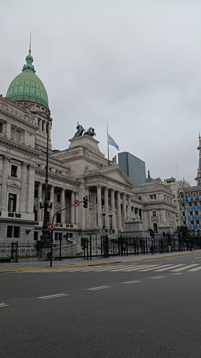 ajmechet's tweet photo. La casa del pueblo argentino, con la bandera a media asta. Porque el 18 de julio de 1994, el ataque terrorista contra la AMIA, fue contra todos los argentinos. Por eso es día de duelo nacional. https://t.co/ZedibThPWU