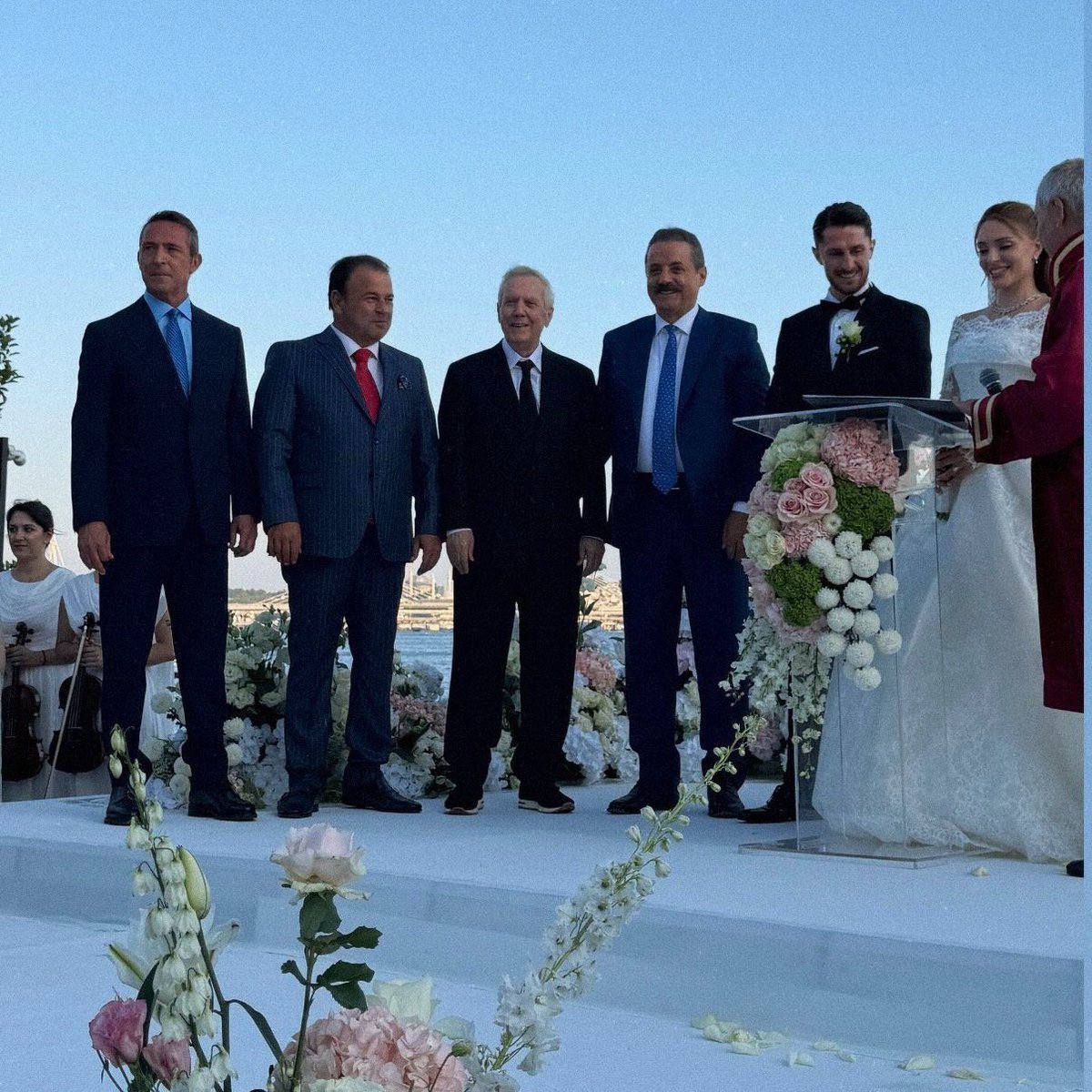 zeyno tweet media