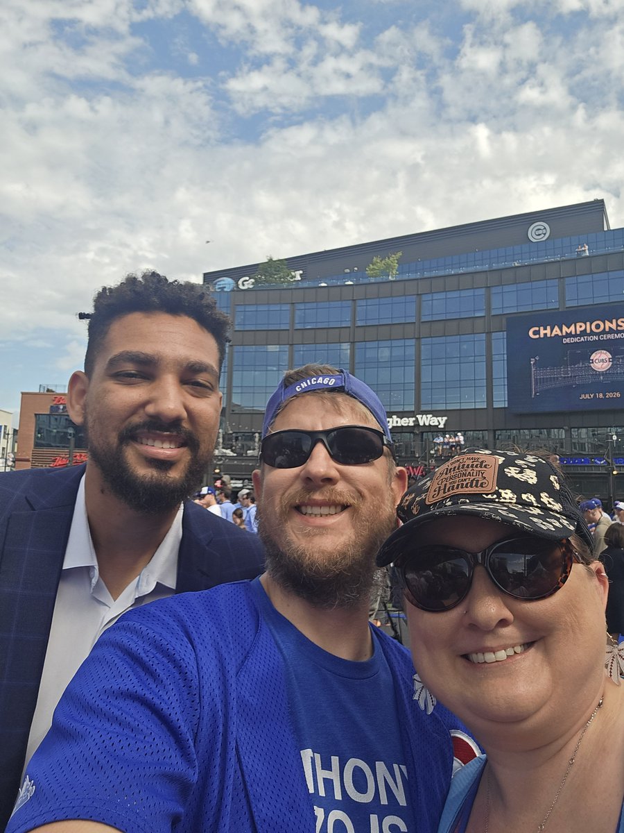 JayWendland's tweet photo. #Cubs Champions Gate dedication was awesome this morning! Got to hold the ring and met Jeremiah Poprocki! Great dude! #GoCubsGo Now, lets get back into the win column today! https://t.co/mzCw1DiXJo