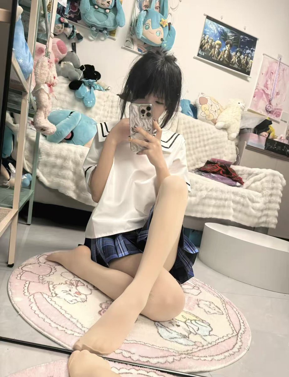 PearNight4140's tweet photo. 队友早早的下了，玩着玩着就想玩自己了，有人能一起玩管管我吗，排位摸金都可以 https://t.co/SRsNWqQMiC
