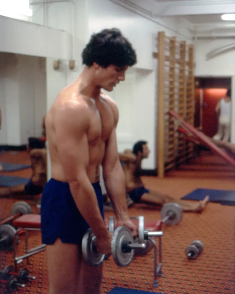 suddenxfear's tweet photo. christopher reeve working out in preparation for ''superman'', 1978 https://t.co/VBRT8JnZiI