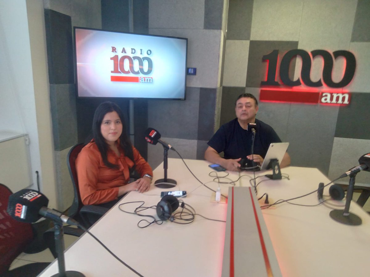 1000_am's tweet photo. LA NOTICIA, DESDE DOS PERSPECTIVAS🎙️
🗣️ Orlando Zalazar y Edith Fretes te traen el análisis más completo de la actualidad en #ADosVoces. La información que necesitás, explicada con rigor y claridad.
📻 Sintonizá #1000am #1000Noticias https://t.co/8I1ZHXxthm