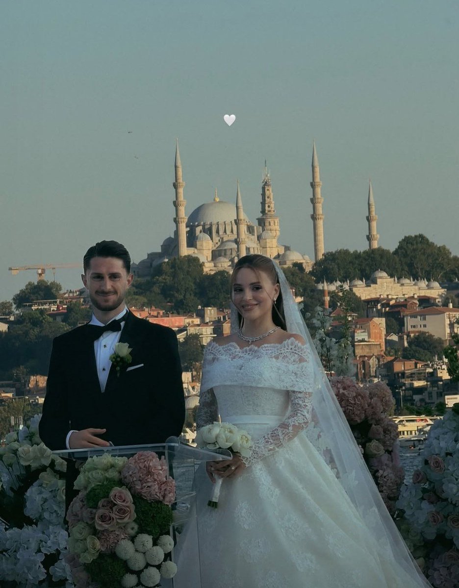 Black_____BK's tweet photo. Cami detayını kıskandık yalnız https://t.co/T6kxDpuzNF