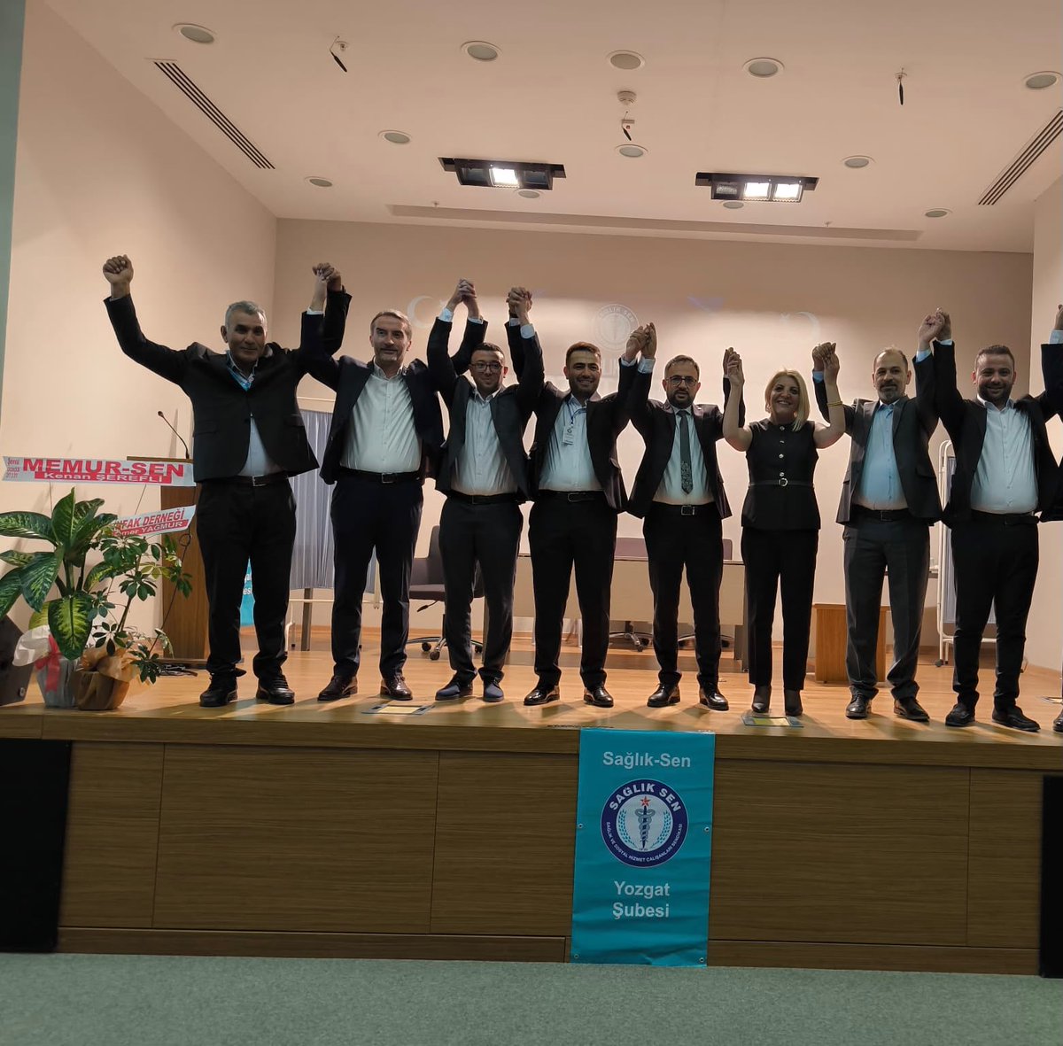 sagliksen's tweet photo. Sağlık-Sen Yozgat Şubesi'nin 7. Olağan Genel Kurulu'na Genel Başkan Yardımcısı Mustafa Irgatoğlu katıldı. 

Genel kurulda gerçekleştirilen seçimde Seyit Nazım Eroğlu, Yozgat Şube Başkanı olarak seçildi.
⤵️
https://t.co/EnRpMug4kr https://t.co/DkBY69oTad