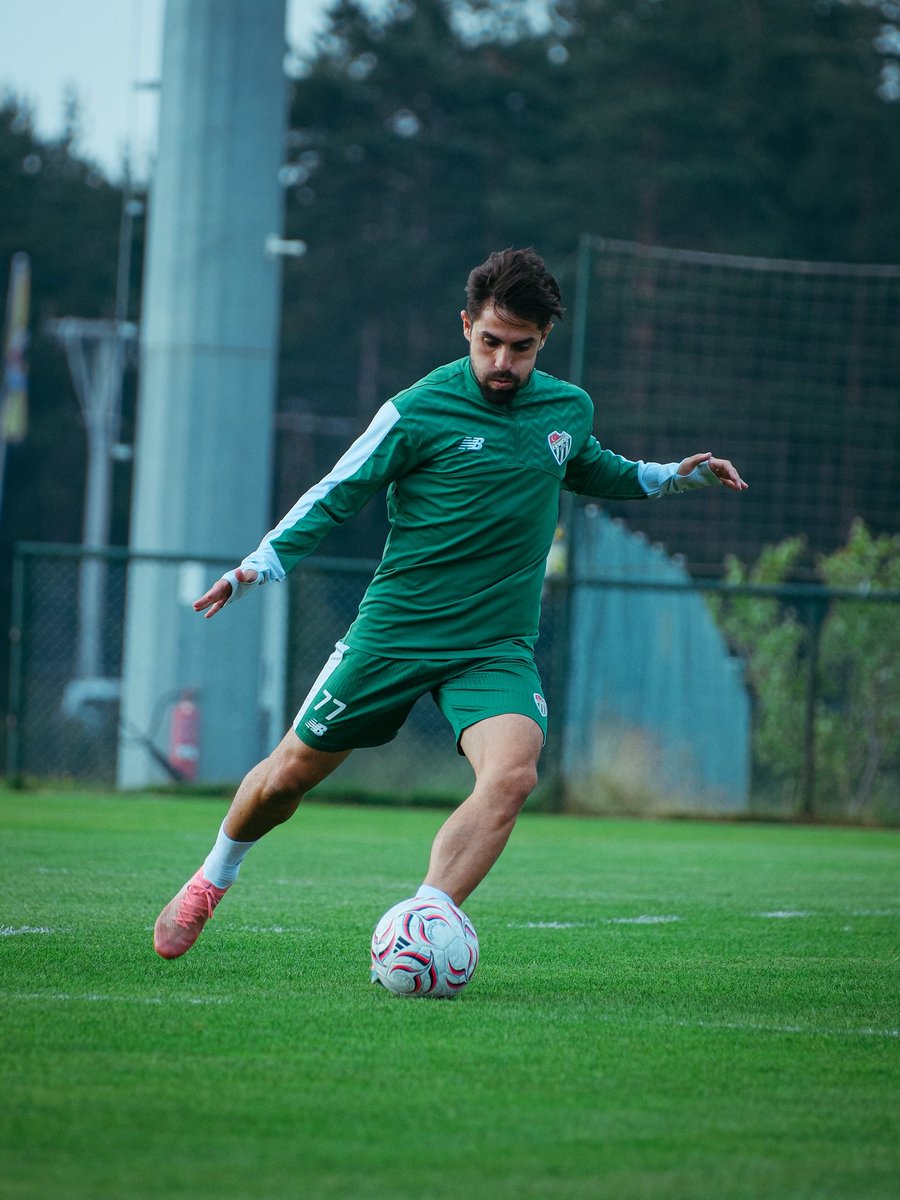 BursasporSk's tweet photo. Düzce kampımız başladı 💪🐊 https://t.co/3CNYWTppy7