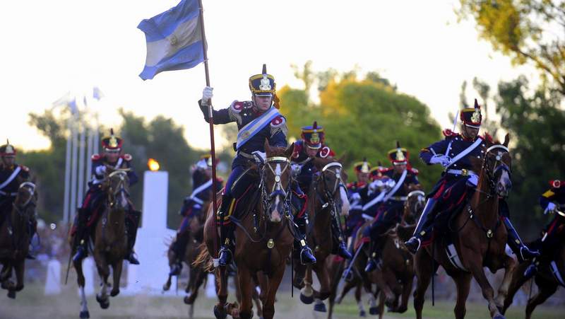 MartnCenk1's tweet photo. Mañana.
AVANZA EL ENEMIGO A PASO REDOBLADO.
en 1907 se crea el emblemático himno de la marcha de SAN LORENZO una insignia de lucha sacrificio y poder

a partir de este momento se comienza a encarnar la energia de la Caballeria, debe llegar a @afa y a los chicos, mañana como dijo un 19 DE JULIO SAN MARTIN 
"seamos libres que lo demas no importa nada"  
porque primero fueron los ingleses y despues españa. y nace una NACION.