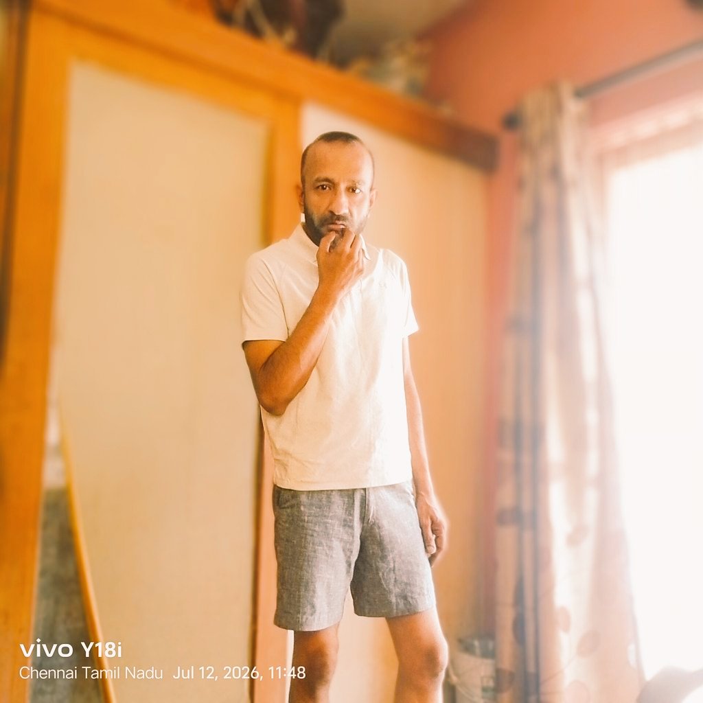 ManojMuthukur's tweet photo. @Praveen966605 Don't know if you are Gay or Bi https://t.co/24nU3JtTbv