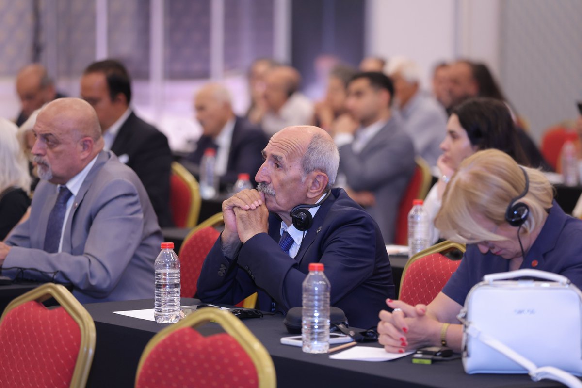 dunyamer_com's tweet photo. Gazeteci, yazar Dimitris Konstantakopoulos:

"Dünya savaşlarında mantıksızlık aslında kapitalizmin de bir semptomudur, bir kapitalizm krizidir. Bundan musdarip oluruz. Savaşları da aslında bu tetikler" https://t.co/Hz0AVSOaRn