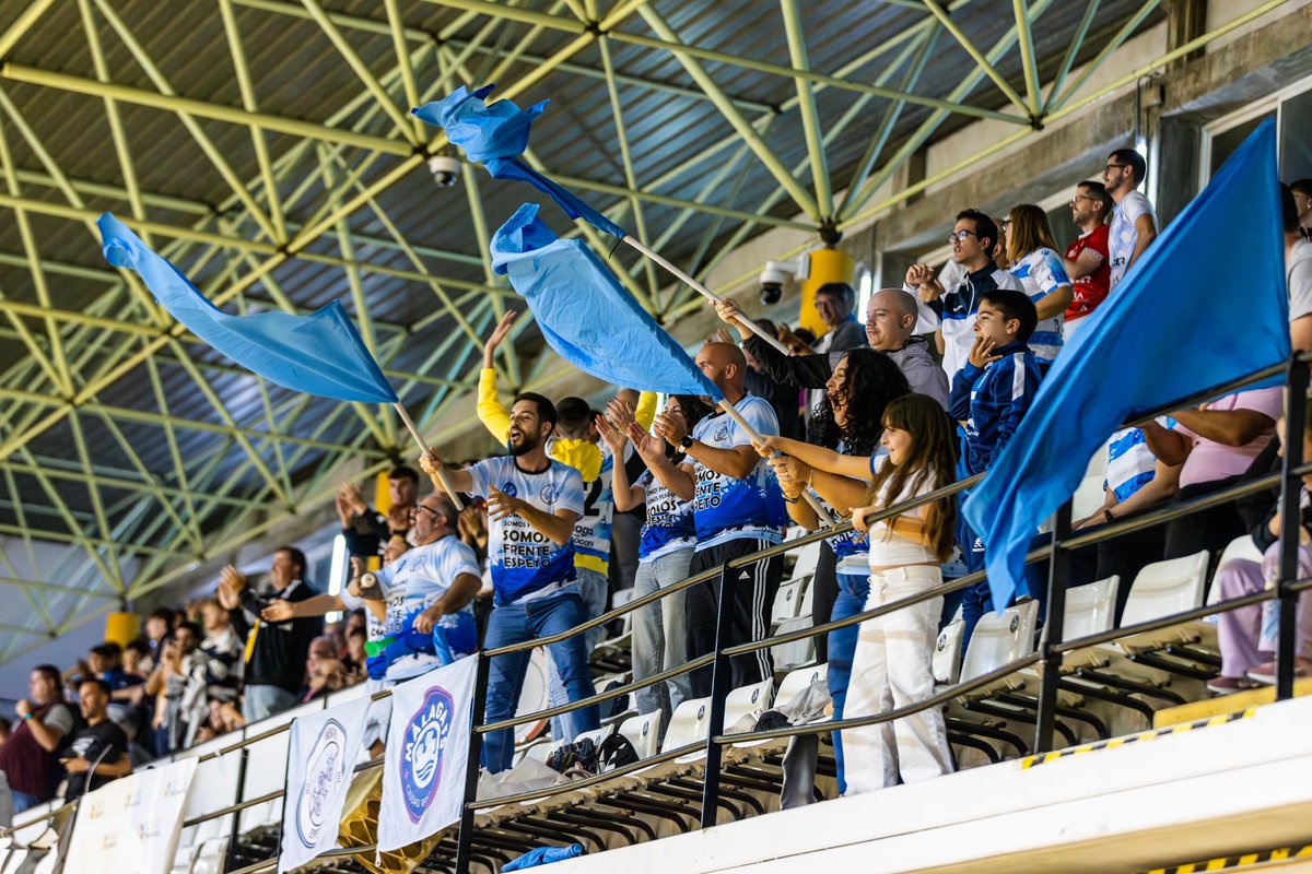 MalagaFS's tweet photo. Esta gran familia deportiva solo pide una solución justa ‼️

Hay un proyecto deportivo ilusionante con un equipo en 2ª, un filial en 2ªB y una cantera con mucho talento. 

Necesitamos tu apoyo y te pedimos que firmes ✍🏻 esta petición 👇🏻
https://t.co/B1NG8ZaMbZ

#JusticiaMálagaFS https://t.co/HdwmaT2Kvf