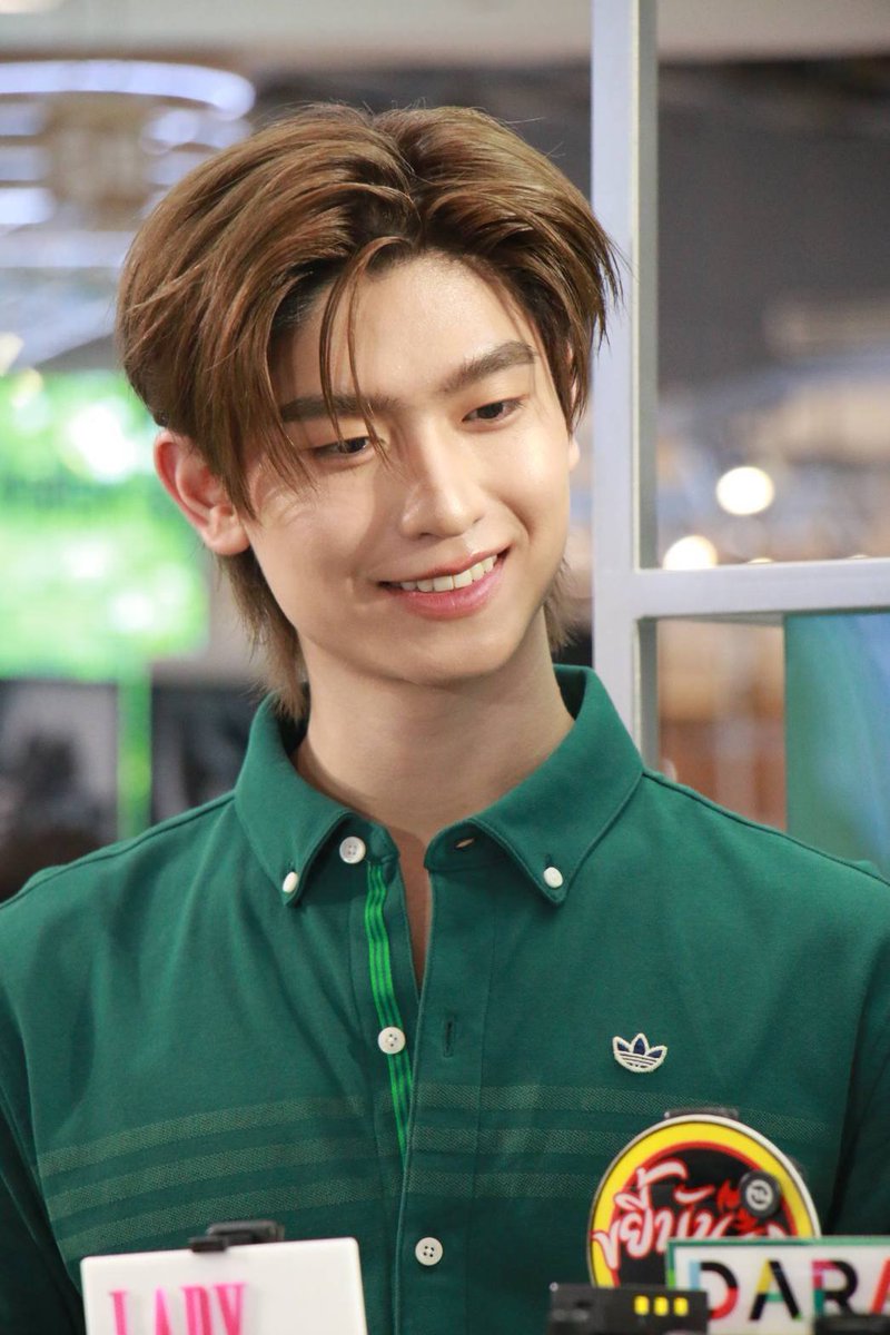 Insight_pop's tweet photo. หล่อสะดุดทุกสายตา! ⛳️🖤 "โทมัส ธีร์ทัศน์" ใส่ชุดกอล์ฟสุดคูล อัปเดตคอลเลกชัน ADIDAS Originals Golf Fall Winter 2026 เท่ เรียบ และมีสไตล์สุด ๆ
 ADIDAS FW26 X TEETUT 
#AdidasGolfxThomas #tthomastc #adidasthailand #originalsgolf https://t.co/gSUkAcwRPk