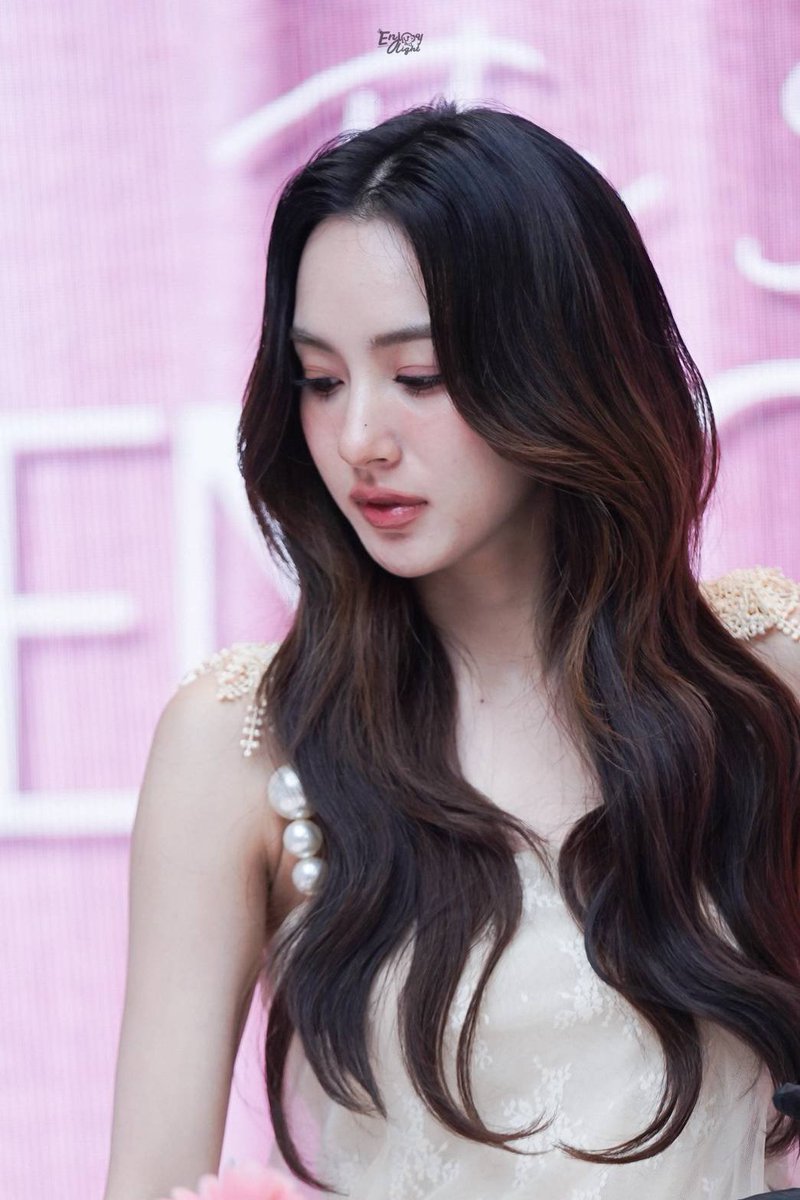 BWwi_45_JLand's tweet photo. สวย ยิ่งมอง ยิ่งสวย
ตัวเล็ก ของแม่โตแล้ว 🤭

BABY BRIGHT WITH ENJOY JUNE
#SecretDateEnjoyJune https://t.co/OxxcIW93qi