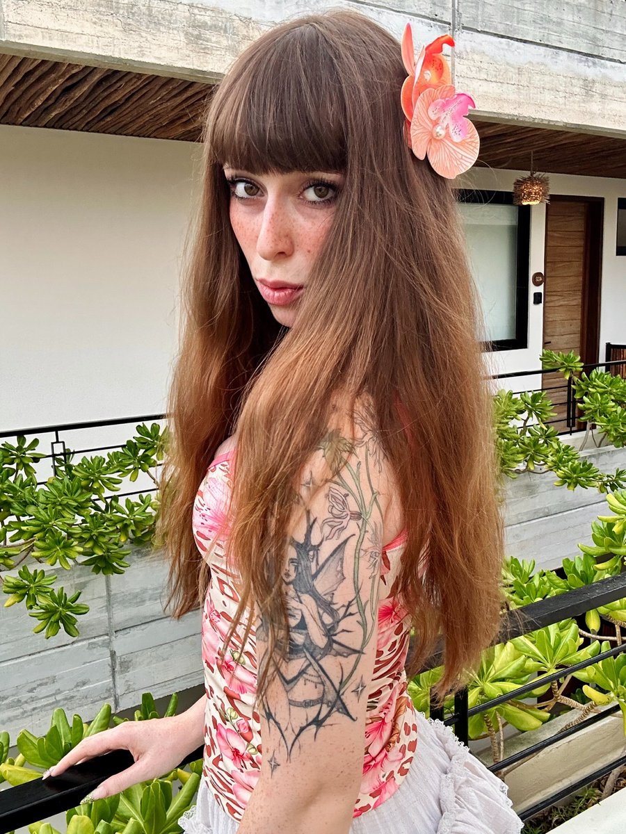 Ariafayeee's tweet photo. Trans women are women 🏳️‍⚧️ https://t.co/P8Cxamkbid
