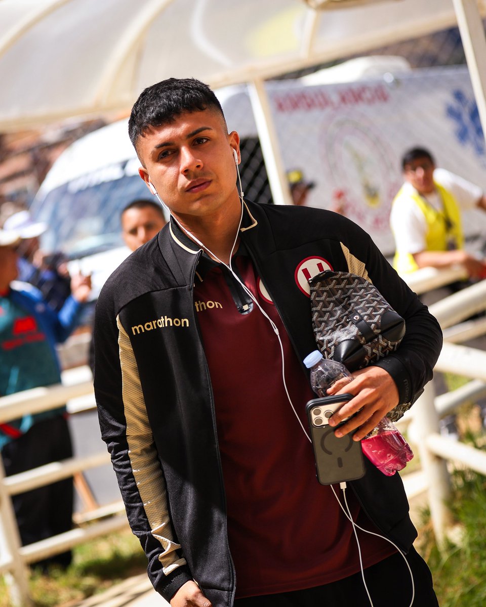 Universitario's tweet photo. 𝗟𝗟𝗘𝗚𝗢́ 𝗟𝗔 𝗚𝗔𝗥𝗥𝗔 𝗖𝗥𝗘𝗠𝗔 💪🔥

🏟️ Unión Tarma

#UnaHistoriaDeGrandeza https://t.co/E4xsb1UhOC