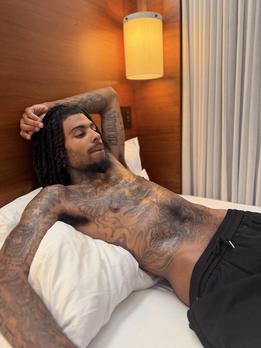 MikulaDamaury's tweet photo. Come watch me take em off 🤫🫣… #Ofcreator #maurystrokes https://t.co/d99pQ4Qq5y