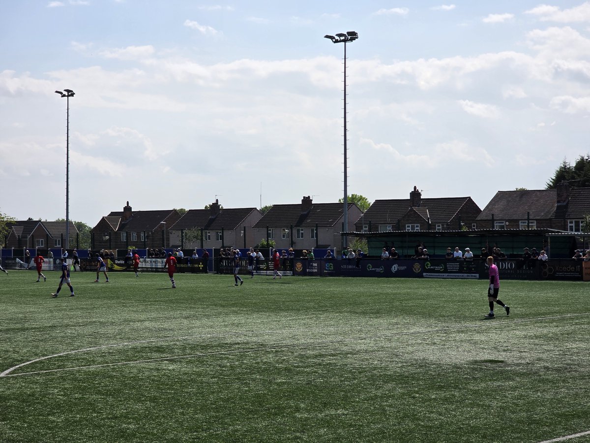 miguelinho2910's tweet photo. Game 5. @AvroFC 4-3 @FCHTOnline. To say the score flatters the visitors is an understatement. Step 3 'Ro very good and played some brilliant football and probably should have had more against a poor Step 1 Shaymen. Very entertaining game on Limeside #groundhopping @PaulW_rhcc https://t.co/JzyktEn1QC