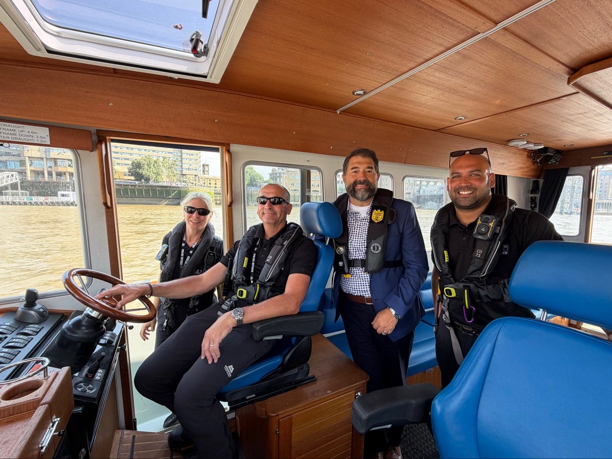 RealNCIS's tweet photo. #NCIS Director Omar Lopez visited the UK to strengthen partnerships w/ @Metpoliceuk Service Marine Policing Unit &amp; @DefenceHQ partners. These joint counterintelligence &amp; counterterrorism efforts are vital to the NCIS worldwide mission &amp; global #maritime security. https://t.co/jlgisrbPRD