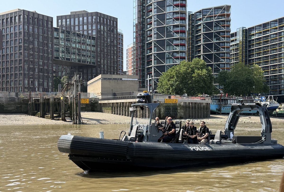 RealNCIS's tweet photo. #NCIS Director Omar Lopez visited the UK to strengthen partnerships w/ @Metpoliceuk Service Marine Policing Unit &amp; @DefenceHQ partners. These joint counterintelligence &amp; counterterrorism efforts are vital to the NCIS worldwide mission &amp; global #maritime security. https://t.co/jlgisrbPRD