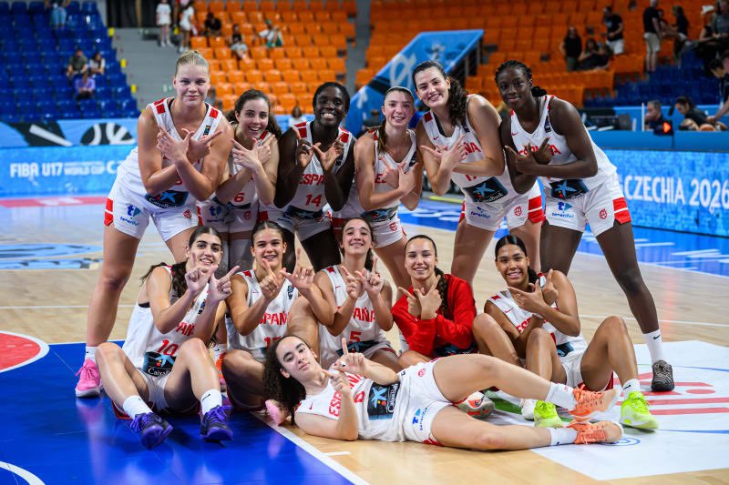 anaislopez23's tweet photo. ¡A la FINAL del MUNDIAL! 👏🔥

La Selección Española derrota a Australia (51-58) y disputará la final del #FIBAU17

Sois un ORGULLO ❤️🇪🇸 https://t.co/LJcMyaT4j2
