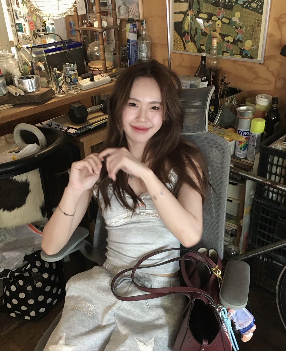 jellymoxnie's tweet photo. 👁️👄👁️ https://t.co/jpluLKJmwS
