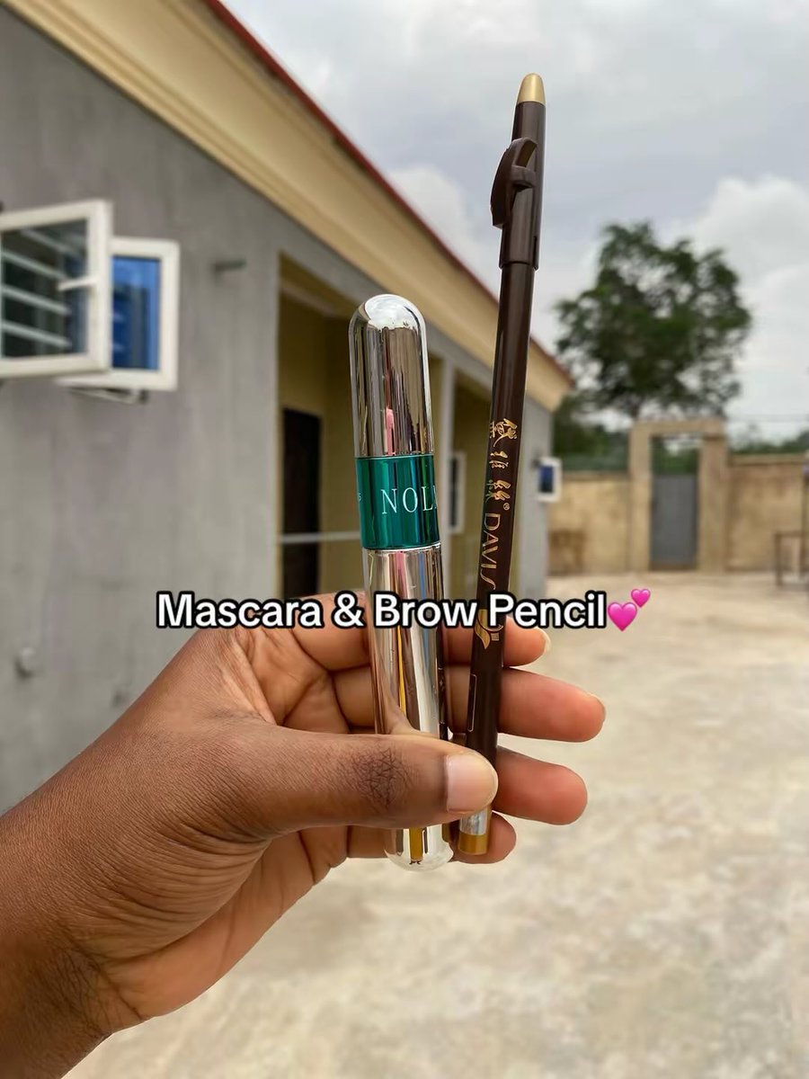 Timothia sells personal makeup kits 💕 tweet media