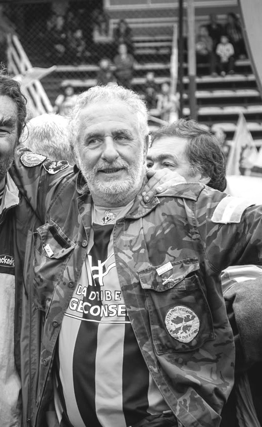 RosarioCentral's tweet photo. Se nos fue un héroe, un luchador

Rosario Central lamenta profundamente el fallecimiento de Ruben Rada, veterano de la Guerra de Malvinas, histórico referente de los ex combatientes y un Canalla de corazón.

Enviamos nuestras condolencias y acompañamos a sus seres queridos en este momento.