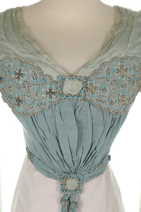 wikivictorian's tweet photo. Evening bodice by Liberty &amp; Co., 1900. Kerry Taylor Auctions. https://t.co/w2EgDcxM7p