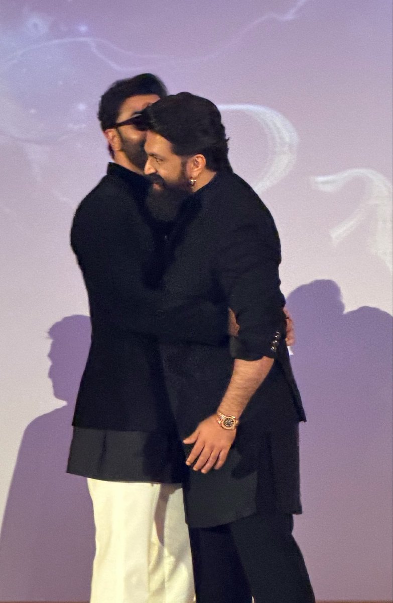 district_india's tweet photo. You won’t see them smiling at each other in the trailer.  Ramayana Trailer dropping soon⏳

Catch it only on District🔔

Set your reminders, join the Hype.

#RamyanaOnDistrict #RanbirKapoor #Yash #RamyanaTrailer https://t.co/A1zlc0kffX