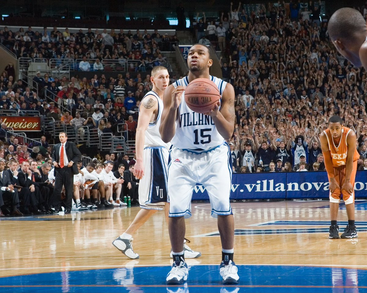 NovaMBB's tweet photo. Nova Nation, join us in wishing Happy Birthday to Big Time Guard and current @sixers Player Development Coach, Reggie Redding!✌️🎉 https://t.co/KtmsEWbx4G