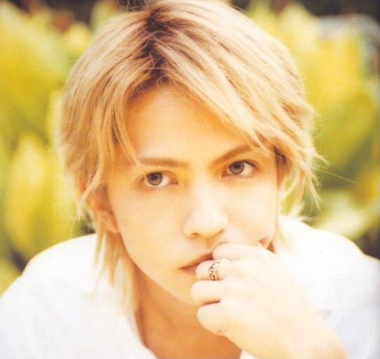 himaristyle's tweet photo. L'Arc～en～Cielのhydeが語った
落ち込んだときに立ち直る方法

①過去の失敗を何度も悔やまない

②未来の不安を考え続けない

③いま自分ができることに集中

④気力がない時はゆっくり動く

⑤朝起きるなど生活の基本は死守

⑥つらい感情を音楽や声などで外へ出す

出典：SUNDAYブレイク、激ロック https://t.co/OLCCZ7c2cg
