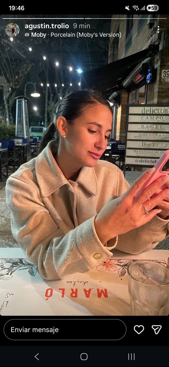 floorrba's tweet photo. Agustín de Love Is Blind Arg ya subiendo fotos con Eugenia, en menos de 48 hs de estreno del reencuentro. 
De manual, como todos. Igual a esos que niegan y después muestran la hilacha 🤣.
Cuando quieren se nota y cuando no, también. Ya saben amiguitas 📝 https://t.co/V3vegDr9Hx