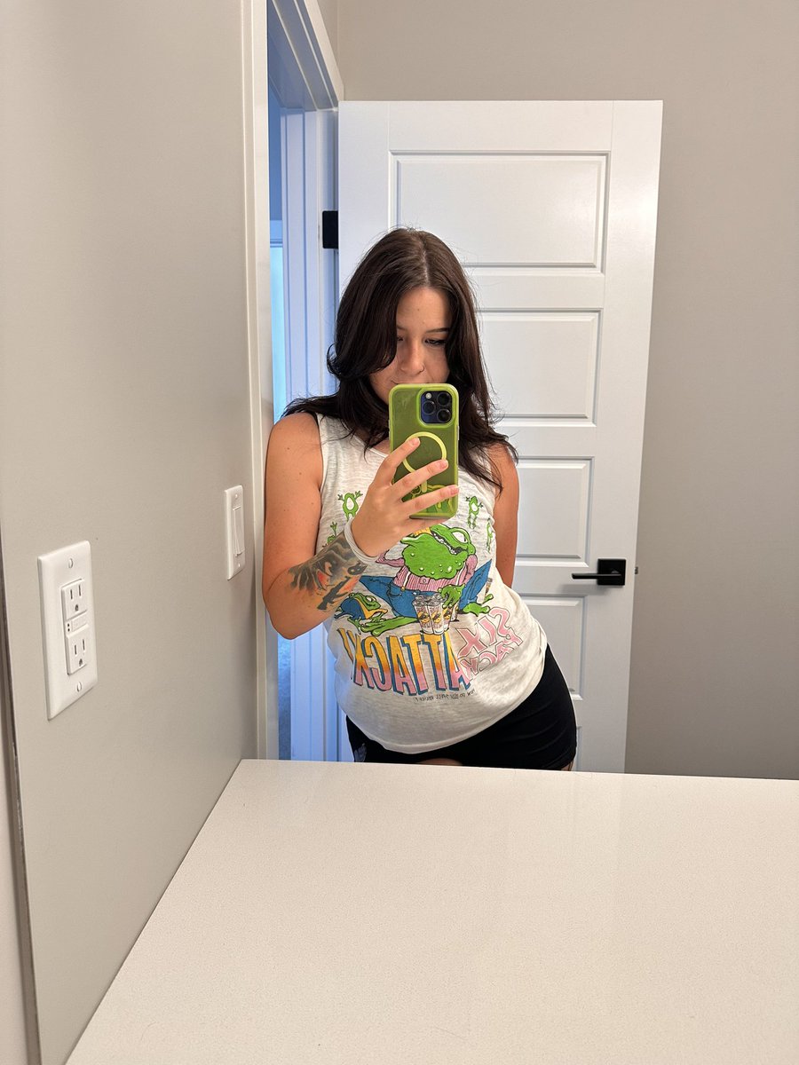 iFooYa's tweet photo. LEAGUE CLASH, but HANGOUT BEFORE 

New hair too
https://t.co/rhcNLvHjQj https://t.co/7Re2aAPNdA