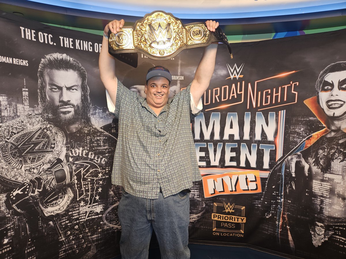 WWEEarlC's tweet photo. Having fun @TheGarden Saturday Night's Main Event #WWEMSG https://t.co/PlcITwQjQB