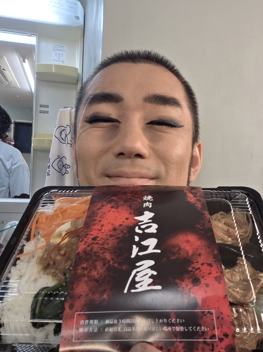 rumsuke's tweet photo. #侍放浪記弐 
おはようございます。
初日が無事終わって、２日目の朝

今日も頑張っていきまっしょい

昼の会　14:00~
夜の会　18:30~
開場は１時間前に、受付開始は30分前に始まります

姫様からみんなへと兵糧の下賜を頂いてご満悦な鉄心でも貼っときますね https://t.co/WgnC1eCYVV