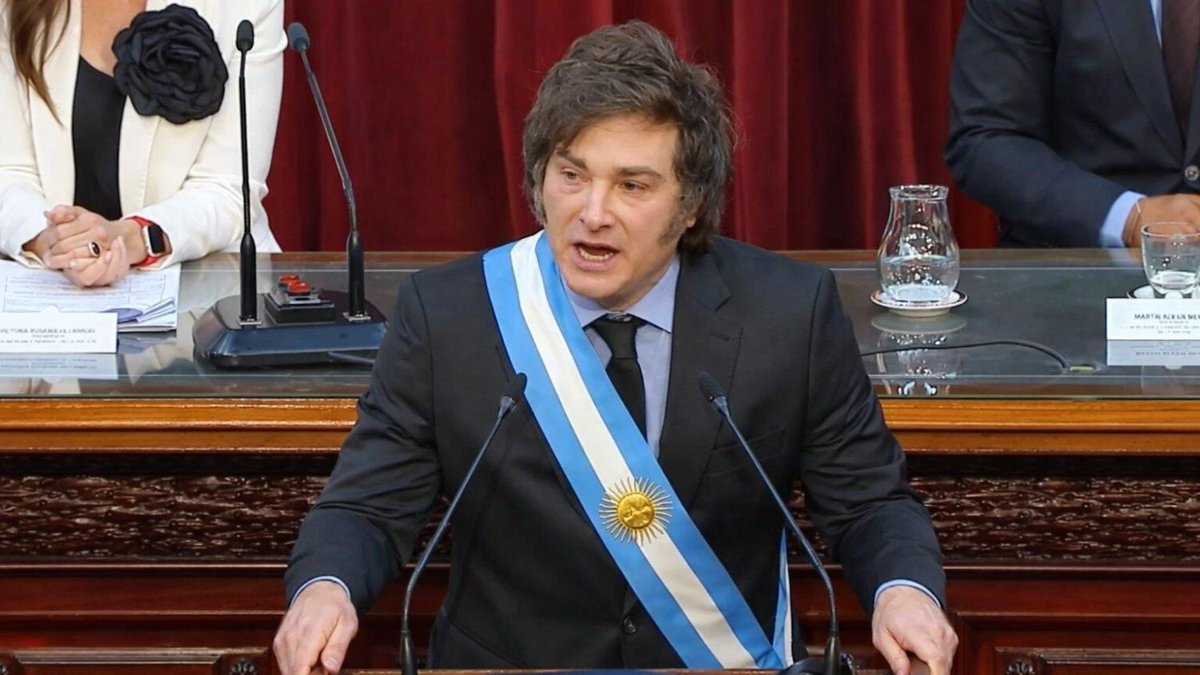 El Cronista tweet media
